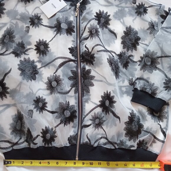 Rare Uchuu Montreal Boutique Women's Summer Embroidered Floral Grey Black Jacket - Picture 4 of 6